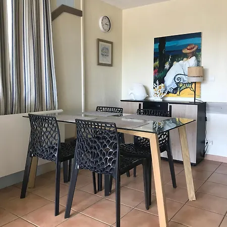 Appartement Joli T2 ,résidence Royal Park,